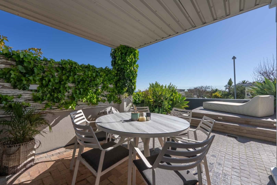 8 Bedroom Property for Sale in Camps Bay Western Cape
